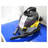 1X, STINGER WET/DRY VACCUM W/ HOSE & 2 ATTACH