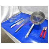 LOT, 1 BIN ASST KITCHEN SUPPLIES  NOTES!!