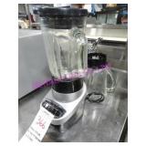 1X, BLACK & DECKER BL-1220 T/T BLENDER W/ 2 JUGS