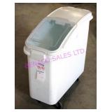 1X, RUBBERMAID 80L PORTA INGREDIENT BIN W/ SCOOP