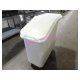 2X, RUBBERMAID PORTA INGREDIENT BINS