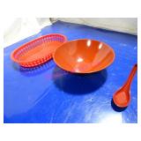 LOT, 26 PCS ASST SERVE DISHES  NOTES!