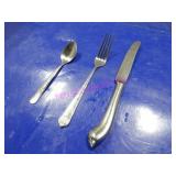 LOT, 1 CUTLERY TRAY (167PC) ASST CUTLERY NOTES