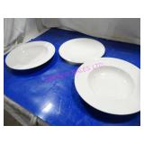 LOT, NEW 4BOX(24PC) V&B ASST STYLE PLATES NOTES