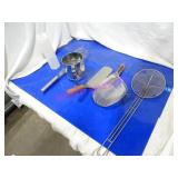 LOT, 1 BIN ASST KITCHEN SUPPLIES  NOTES!