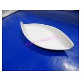 LOT, 25PCS 11' OVAL MELAMINE DISHES