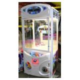 FUNZONE CLAW GAME 36"X34"X80"