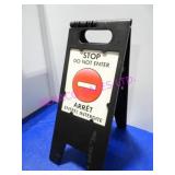1X, HEADLINE BILINGUAL FLOOR SIGN