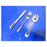 LOT, 1 CUTLERY TRAY (384PC) ASST V&B CUTLERY