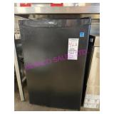 1X, DANBY  32"T MINI FRIDGE