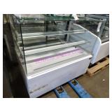 1X, IGLOO CUCRF4 3 SHELF C/G COLD DISPLAY CASE
