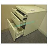 LOT, 2X, 3 DOOR CABS, NO KEYS