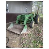 John Deere 1530 tractor with loader