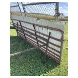 Pipe gate with metal