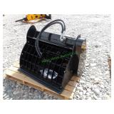 Unused GIYI Mini Skid Steer Mixing Bucket ~32"