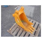 Unused GIYI CAT307 Excavator Bucket ~12'