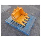 Unused GIYI CAT303 Excavator Bucket ~24'