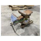 Central Forge Vise