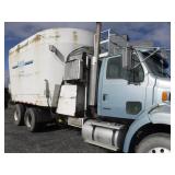 2000 Sterling Truck w/ VT-1400 Laird Feed Box