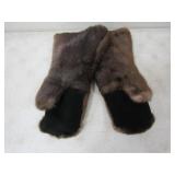 New-Hand Stitched Otter Mittens, Size Large