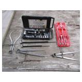 Socket Set, Wobble Ext. 3/8 & 1/4in, Pry Bars,Misc