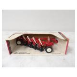 ERTL 1:16 International 4 Bottom Trailing Plow