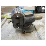 4 3/4in Vise, Turnable with Pipe Vise