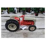 ERTL Ford Metal Die Cast Tractor