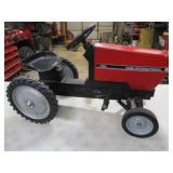 ERTL Case IH 7230 Pedal Tractor Wide Front
