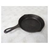 Martin Stove & Range Co. 8in Dia Cast Iron Skillet