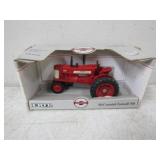 ERTL McCormick Farmall 350 1/32 Scale