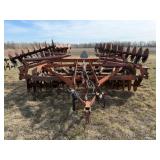 IH 480 24ft. Tandem Disc, Fold up Wings,8in. Space