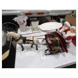 Mr&Mrs. Claus in Sleigh w/Horse