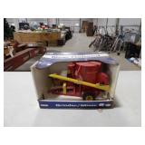 ERTL New Holland 1/16 Scale Metal Die Cast Grinder