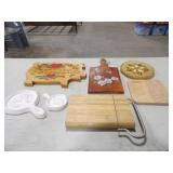 5 Cutting Boards (3-Painted), 2-Ceramic Skillet