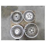 4-Spoked Hub Caps