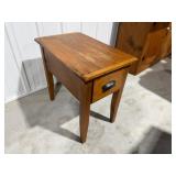 15x24x23 End Table w/Drawer