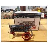 ERTL Precision Series Farmall Regular 1/16 Metal