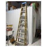 Bauer 10ft. Fiberglass Ladder