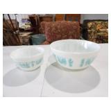 Pyrex 2.5qt & 1.5pt Bowls in Amish Butter Print