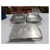 2-Aluminum Baking Pans, 1 Lid
