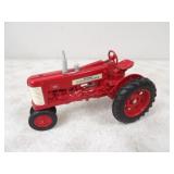 ERTL Farmall 350 1/16th Metal Die Cast Tractor