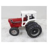 International 966 1/16th Die Cast Metal Tractor