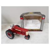 Spec Cast International Harvester 450 Farmall 1/16