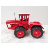 Case IH International 4366 1/16th Scale Collector