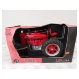 Scale Models Farmall Mod.M 1/8th Metal Die Cast