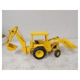 ERTL John Deere Backhoe Loader 1/16th Metal Die