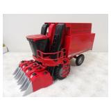 Case IH 2555 Cotton Express 1/16th Metal Die Cast,
