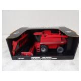 ERTL Case IH 2188 Axial-Flow Combine, 1/32nd