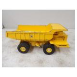 ERTL International Pay Hauler w/Lift Box, 1/16th